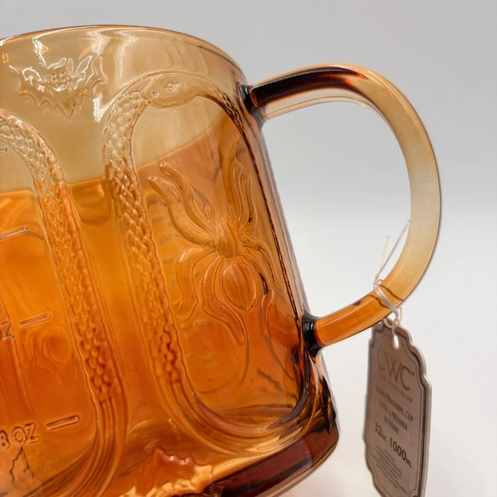Cook With Color CWC Amber Glass Measuring Cup 32oz Spiders Snakes Bats Halloween
